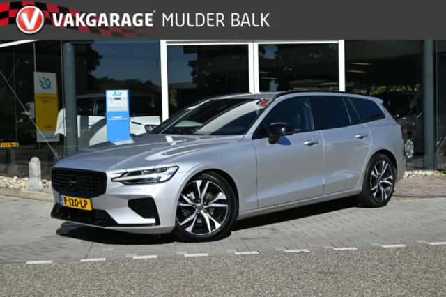 Volvo V60 (2022) thumbnail 1