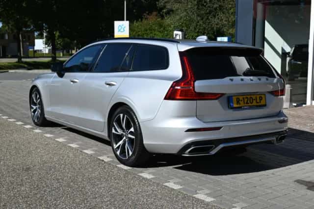 Volvo V60 (2022) thumbnail 5