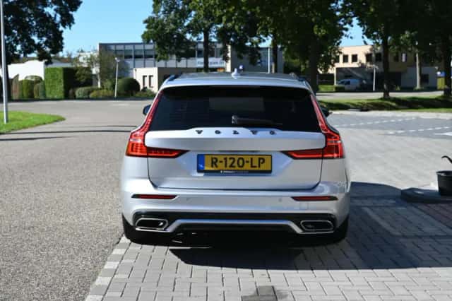 Volvo V60 (2022) thumbnail 6