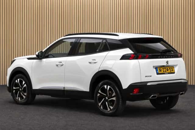 Peugeot 2008 (2022) thumbnail 2