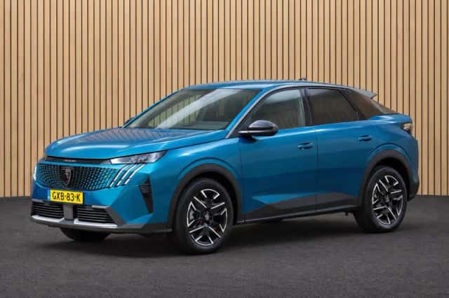 Peugeot 3008 (2024) thumbnail 5