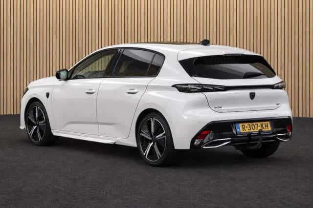 Peugeot 308 (2022) thumbnail 2