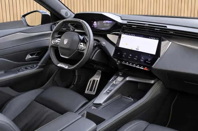 Peugeot 308 (2022) thumbnail 3