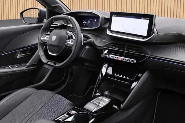 Peugeot 208 (2025) thumbnail 3