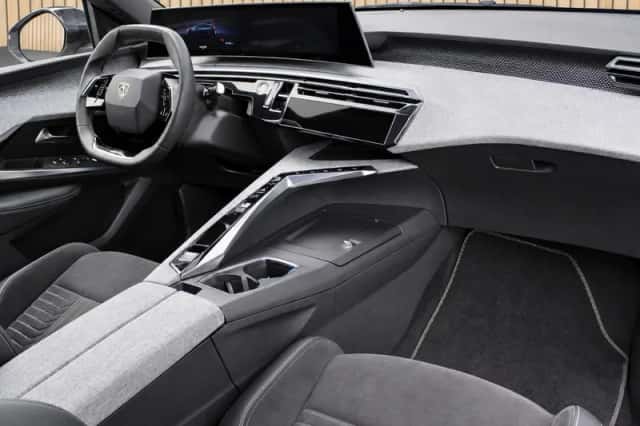 Peugeot 3008 (2024) thumbnail 3