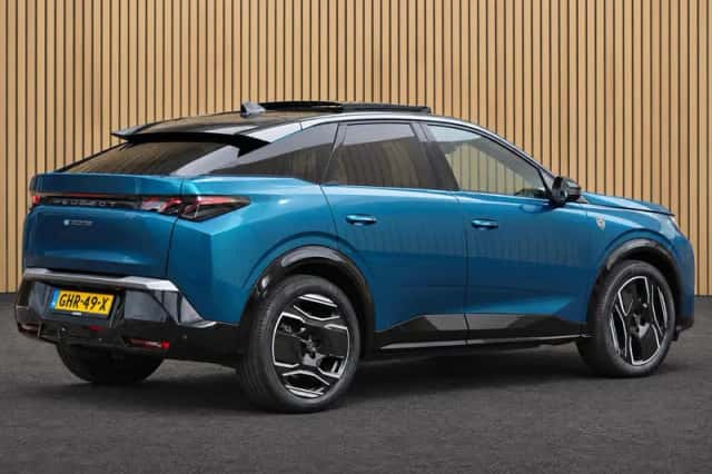 Peugeot e-3008 (2024) thumbnail 6