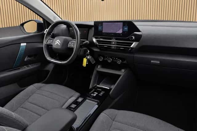 Citroën ë-C4 (2022) thumbnail 3