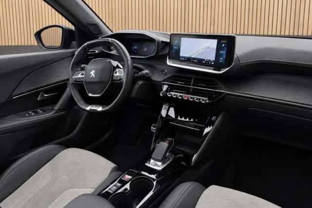 Peugeot e-2008 (2021) thumbnail 3