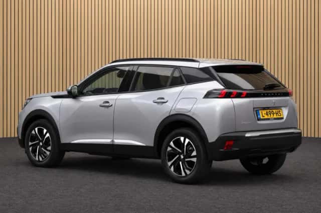 Peugeot 2008 (2021) thumbnail 2