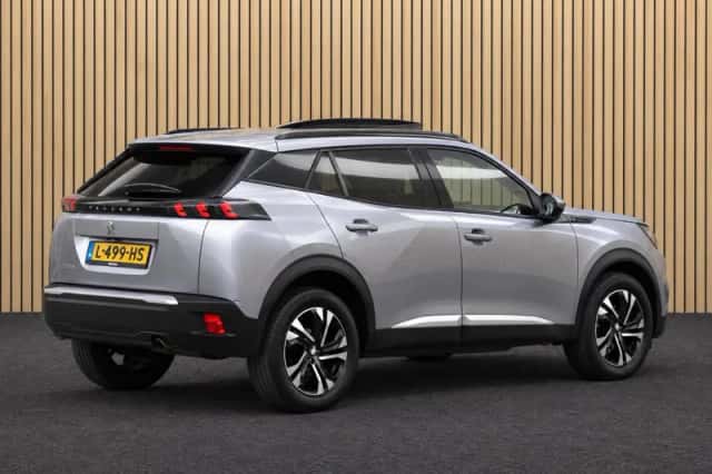 Peugeot 2008 (2021) thumbnail 6