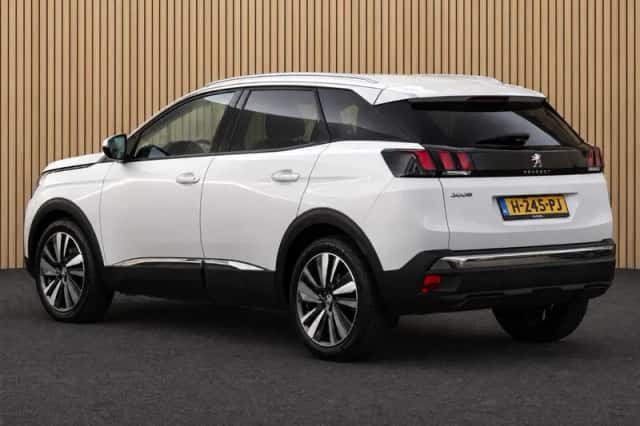 Peugeot 3008 (2020) thumbnail 2