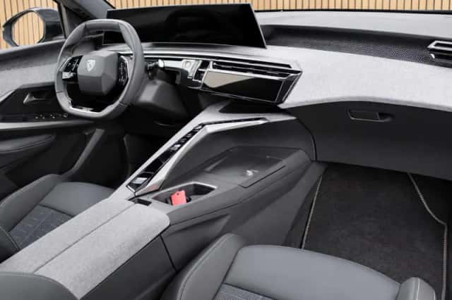 Peugeot e-3008 (2026) thumbnail 3