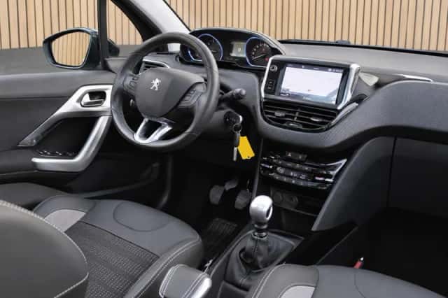 Peugeot 2008 (2019) thumbnail 3