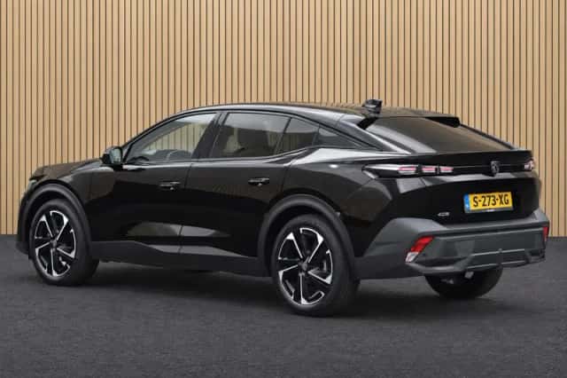 Peugeot 408 (2023) thumbnail 2