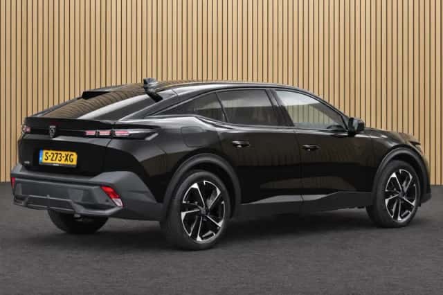 Peugeot 408 (2023) thumbnail 6