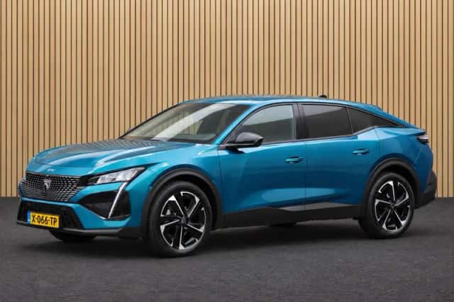 Peugeot 408 (2024) thumbnail 5