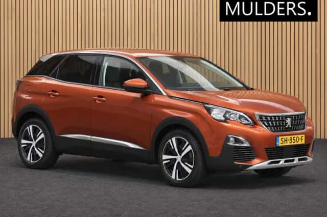 Peugeot 3008 (2018) thumbnail 1