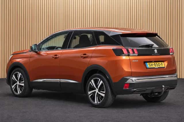 Peugeot 3008 (2018) thumbnail 2