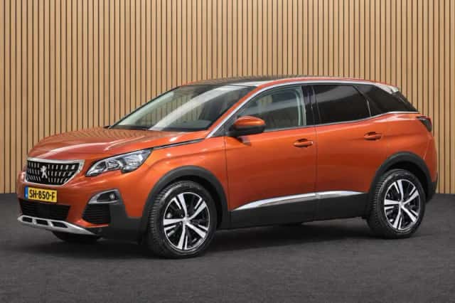 Peugeot 3008 (2018) thumbnail 4