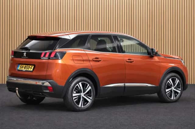 Peugeot 3008 (2018) thumbnail 5