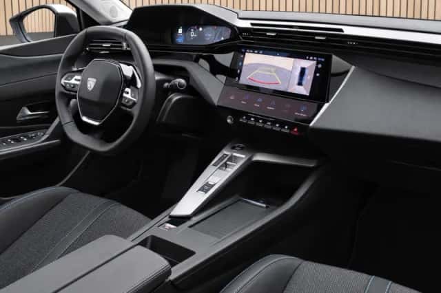Peugeot e-408 (2026) thumbnail 3