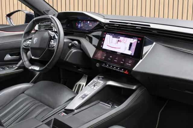 Peugeot 308 (2022) thumbnail 3