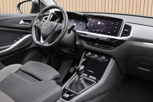 Opel Grandland (2022) thumbnail 3