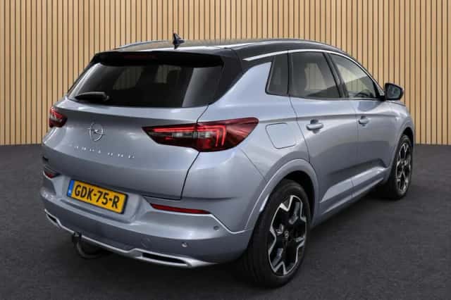 Opel Grandland (2022) thumbnail 3
