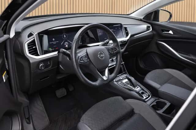Opel Grandland (2023) thumbnail 3