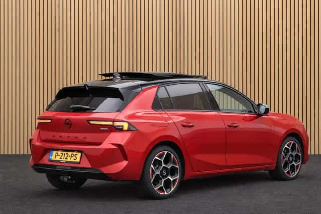 Opel Astra (2022) thumbnail 3
