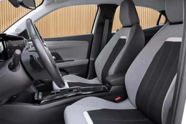 Opel Mokka (2023) thumbnail 3
