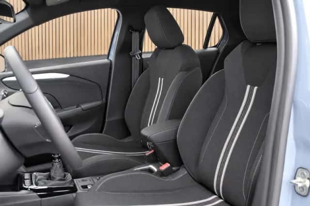 Opel Corsa (2024) thumbnail 3