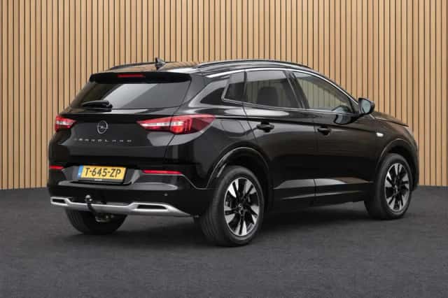 Opel Grandland (2022) thumbnail 2