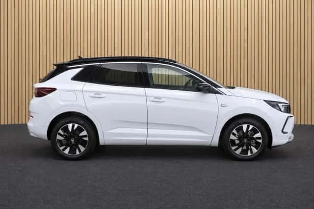 Opel Grandland (2024) thumbnail 3