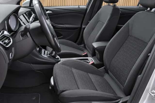 Opel Astra (2020) thumbnail 3