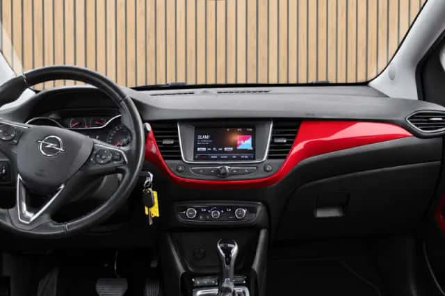 Opel Crossland (2023) thumbnail 3