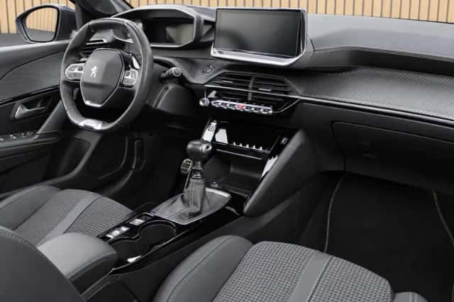 Peugeot 208 (2021) thumbnail 3