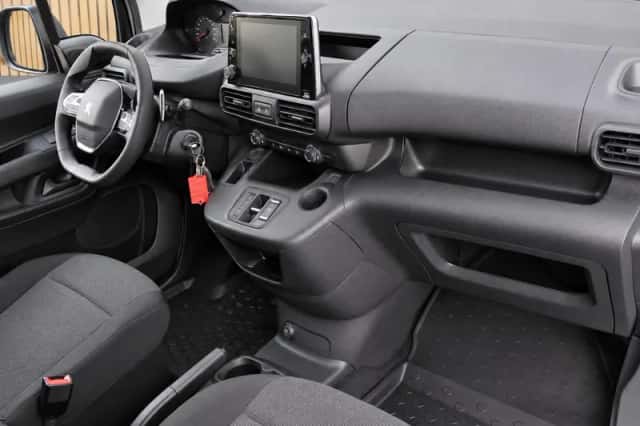 Peugeot Partner (2023) thumbnail 3