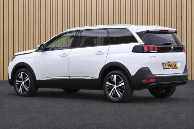 Peugeot 5008 (2020) thumbnail 2