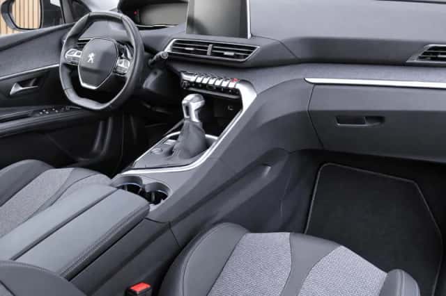Peugeot 5008 (2020) thumbnail 3