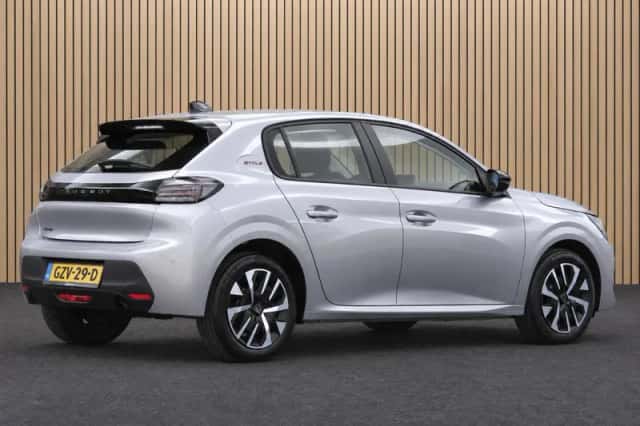 Peugeot 208 (2025) thumbnail 6