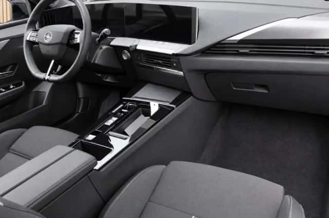Opel Astra (2025) thumbnail 3