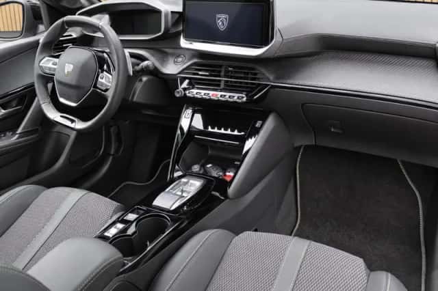 Peugeot 208 (2025) thumbnail 3