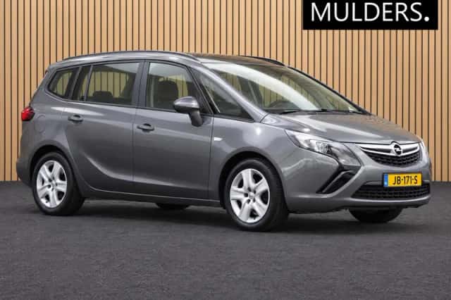 Opel Zafira (2016) thumbnail 1