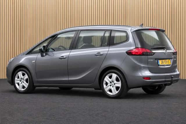Opel Zafira (2016) thumbnail 2