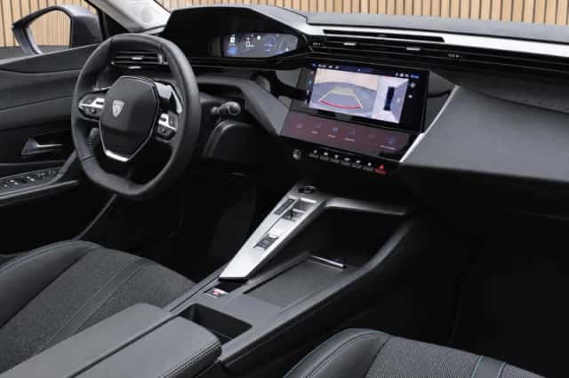 Peugeot e-408 (2026) thumbnail 3