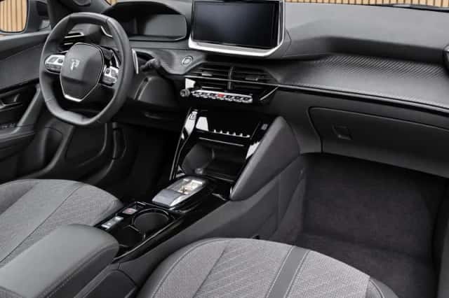 Peugeot 2008 (2025) thumbnail 3