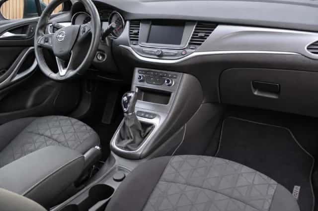 Opel Astra (2019) thumbnail 3