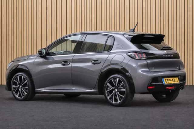 Peugeot 208 (2023) thumbnail 2