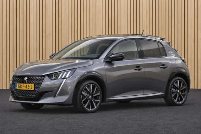 Peugeot 208 (2023) thumbnail 5